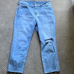 Old Navy. Mid rise Boyfriend Jean. Size 12. NWOT.